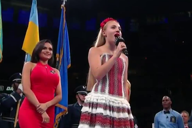 Бой Головкин - Деревянченко: фантастическое исполнение гимна Украины