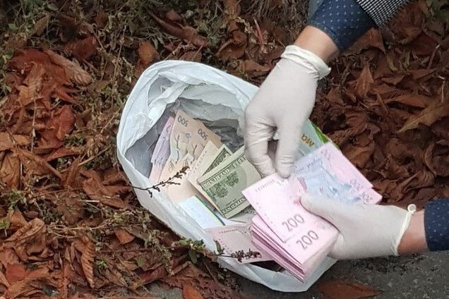 Мільйонна 'чорна каса': СБУ затримала прикордонника-корупціонера