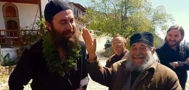 Продюсер фільму протодиякон Олександр Плиска з герондою Григорієм