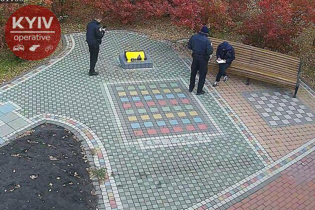 'Больной человек!' В Киеве вандал осквернил мемориал погибшим воинам АТО