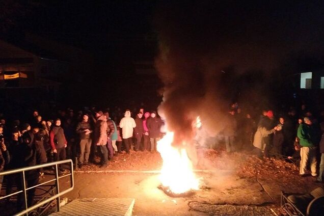 У Прилуках влаштували протест через загибель дитини