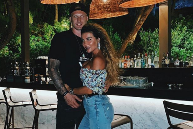 'Увела мужика из семьи': в сети разгромили Седокову с молодым любовником