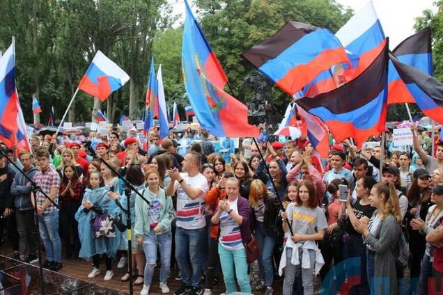 ОРДЛО. Нащо тягнути мертвого бізона у мишачу нірку?