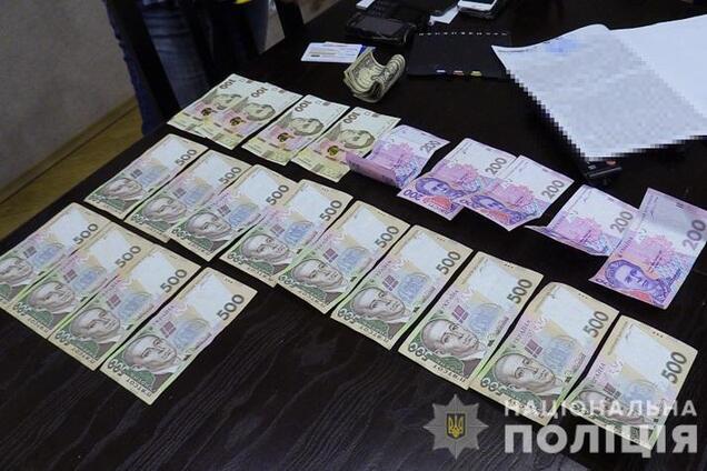 За интим $100: в Киеве "накрыли" бордель с проститутками. Фото и видео