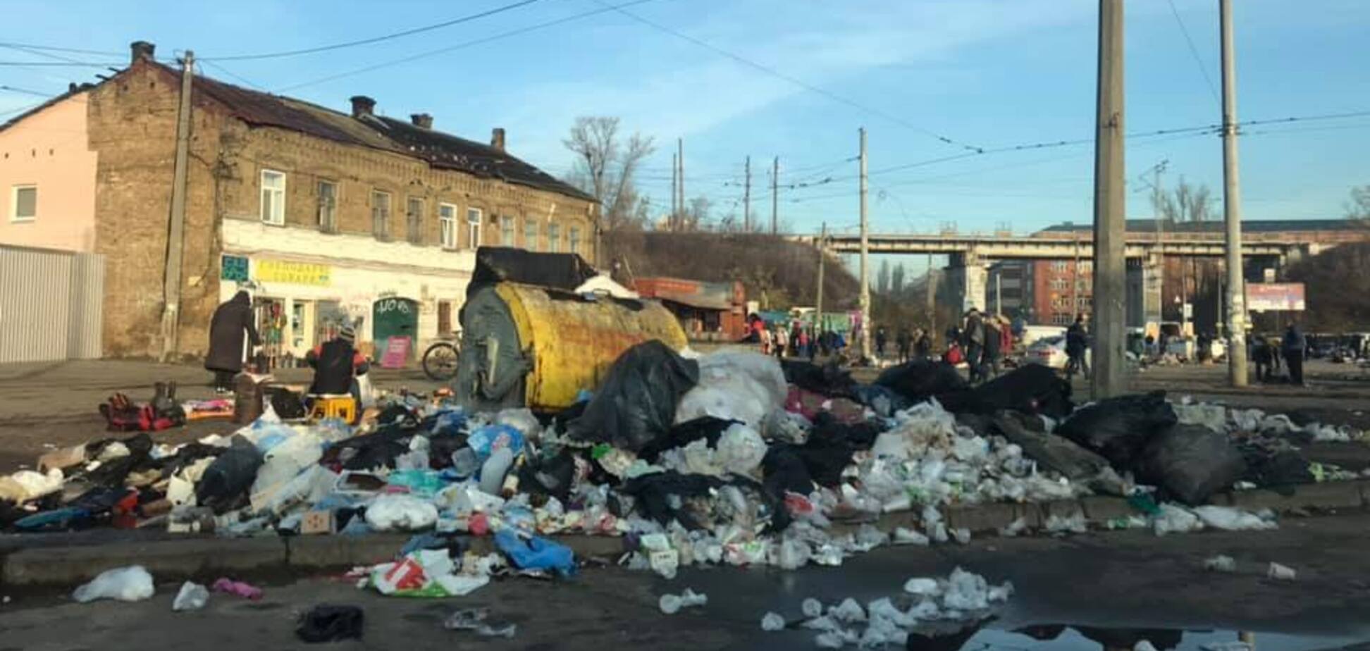 В Киеве разгорелся скандал из-за известной барахолки