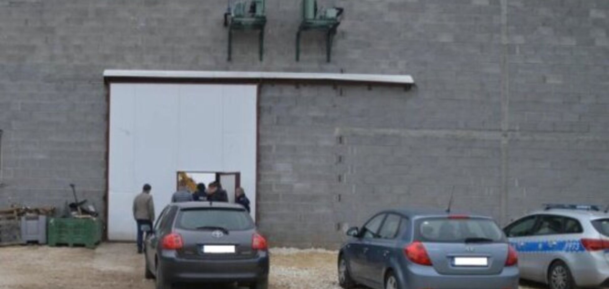 Знайшли у холодильнику: стали відомі подробиці жахливої смерті українців у Польщі