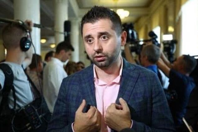 Темный рыцарь: Арахамия рассказал, кто публикует в сети секреты 'слуг народа'