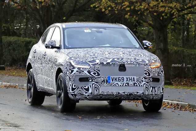 Кроссовер Jaguar готовится к обновлению