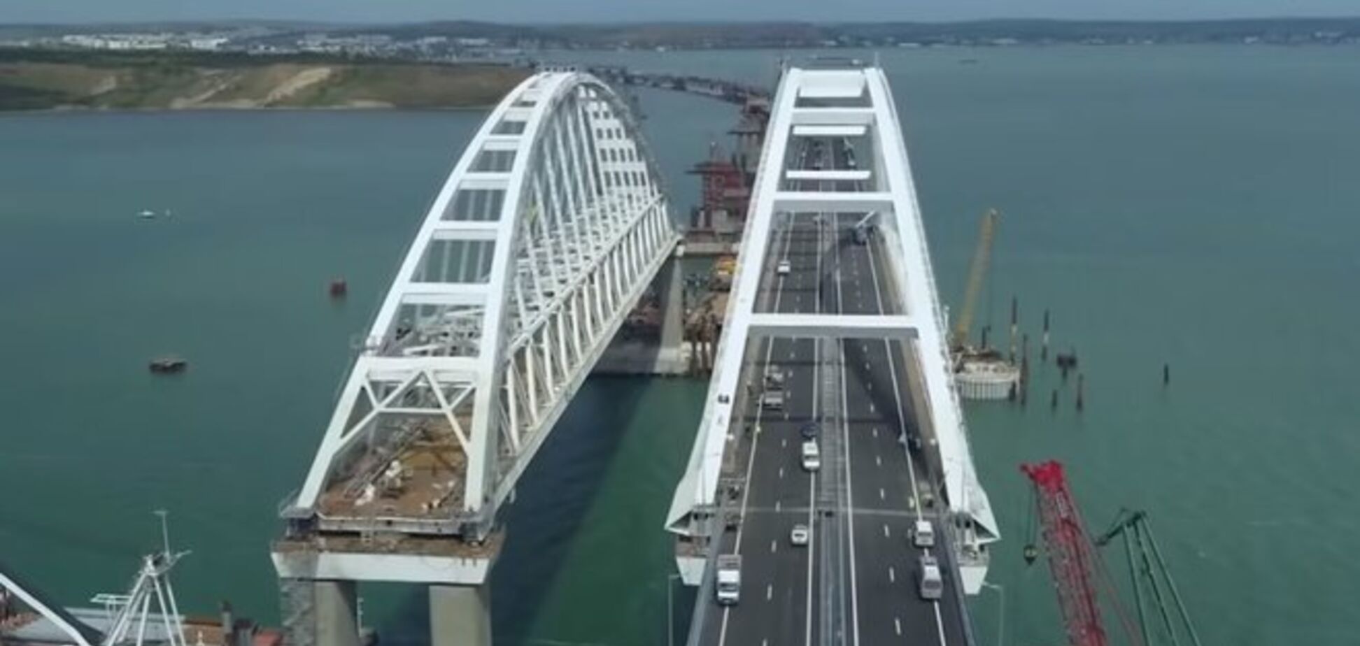 Крымский мост: у Зеленского пообещали жесткий ответ на запуск поездов