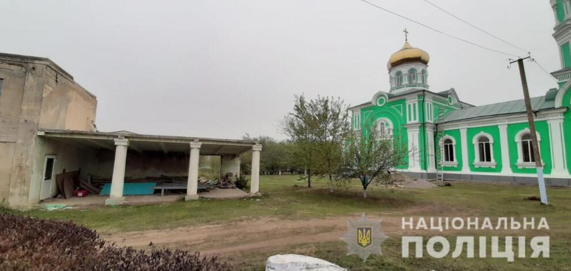 Нічого святого: в Одеській області з церкви вкрали холодильник