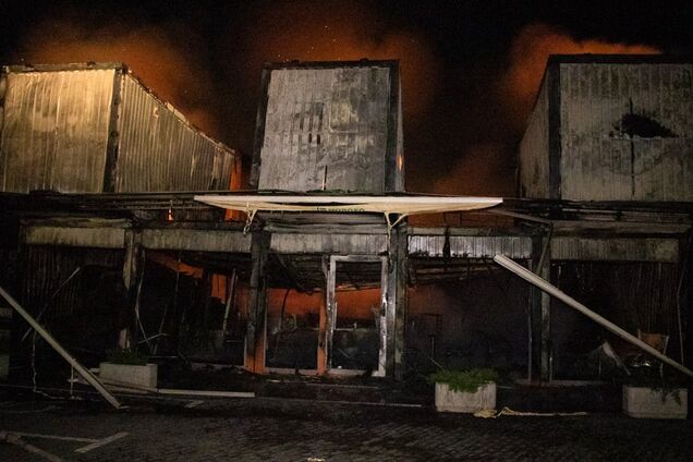 В Киеве подожгли три магазина известной сети