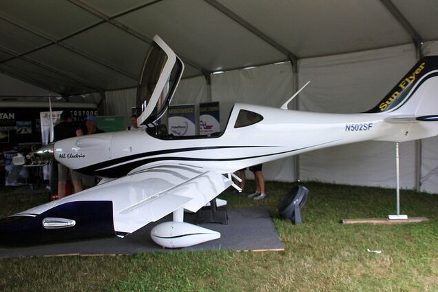 Електричні літаки майбутнього: вчені створили батареї нового типу