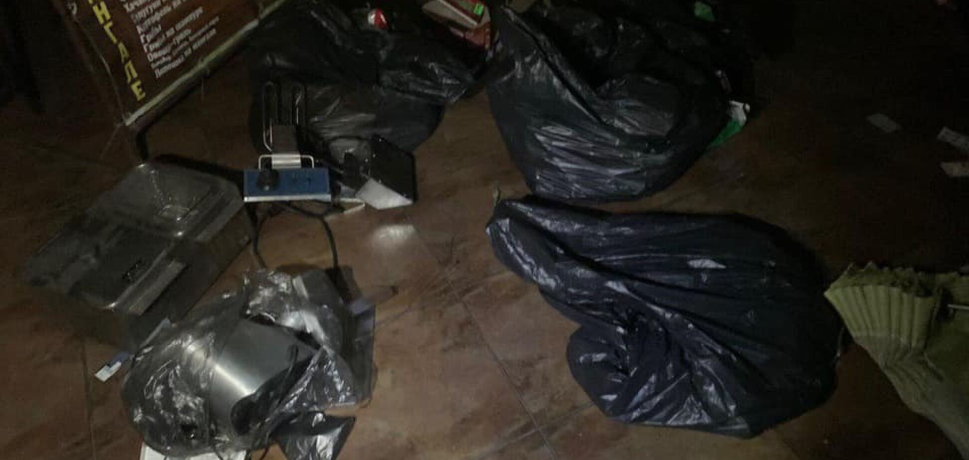 Бонні і Клайд по-одеськи: молода парочка пограбувала кафе. фото