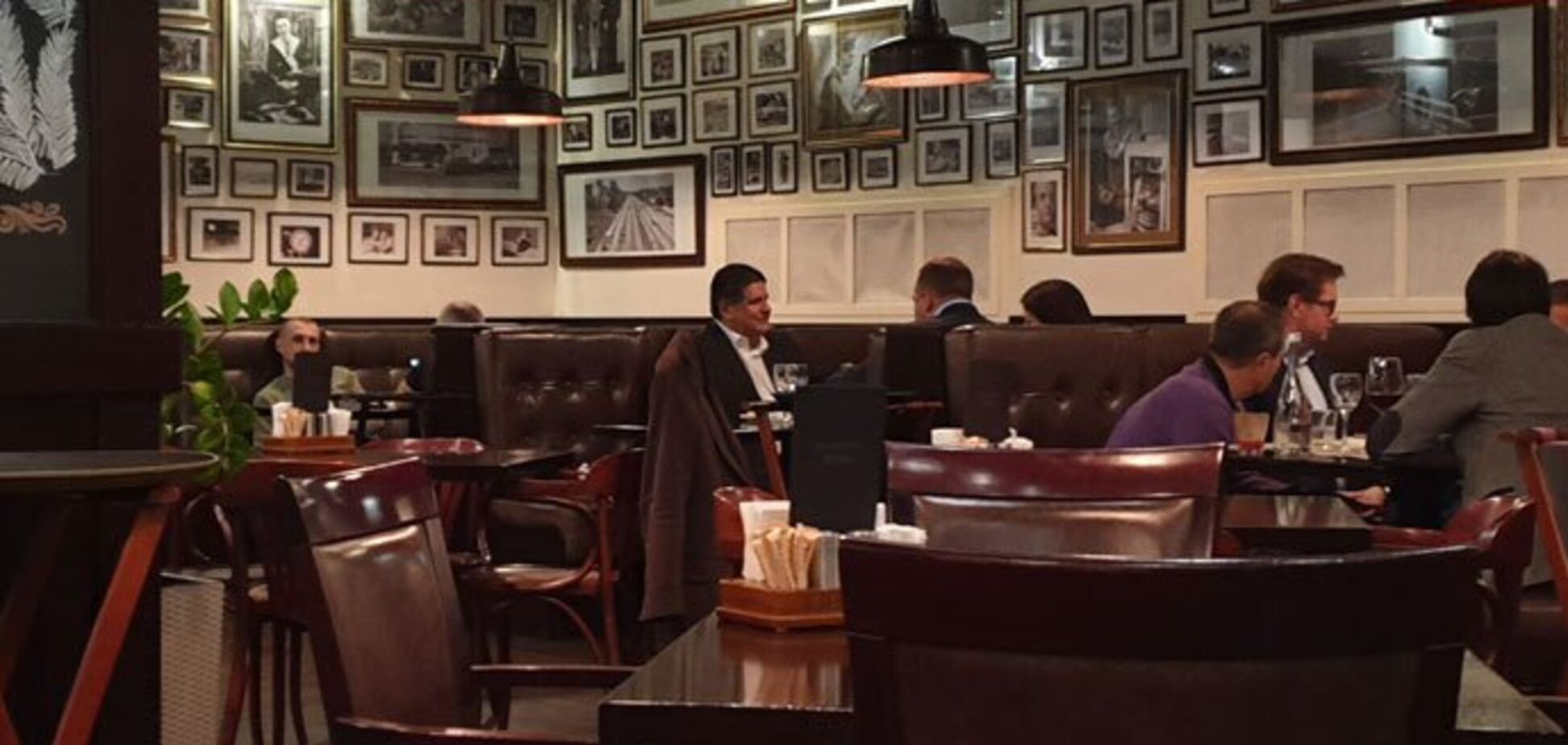 Помощник Зеленского тайно встретился с лоббистом Трампа: найден 'русский след'