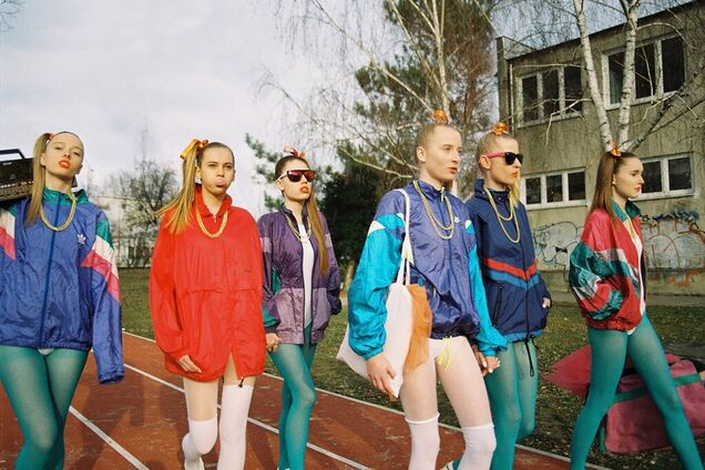 Культові речі 90-х, які носять досі: топ-5 'вічних' трендів