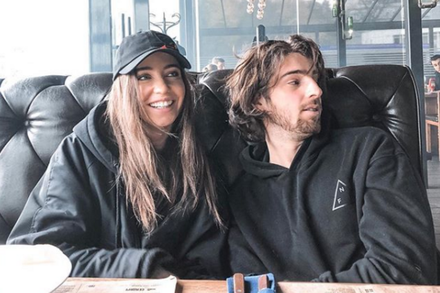 Фотку и свежее можно было взять: муж Дорофеевой обнаружил себя на надгробной плите