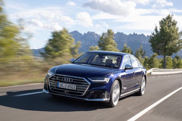 До 'сотни' за 3,8 секунды: новый Audi S8 удивил своей динамикой