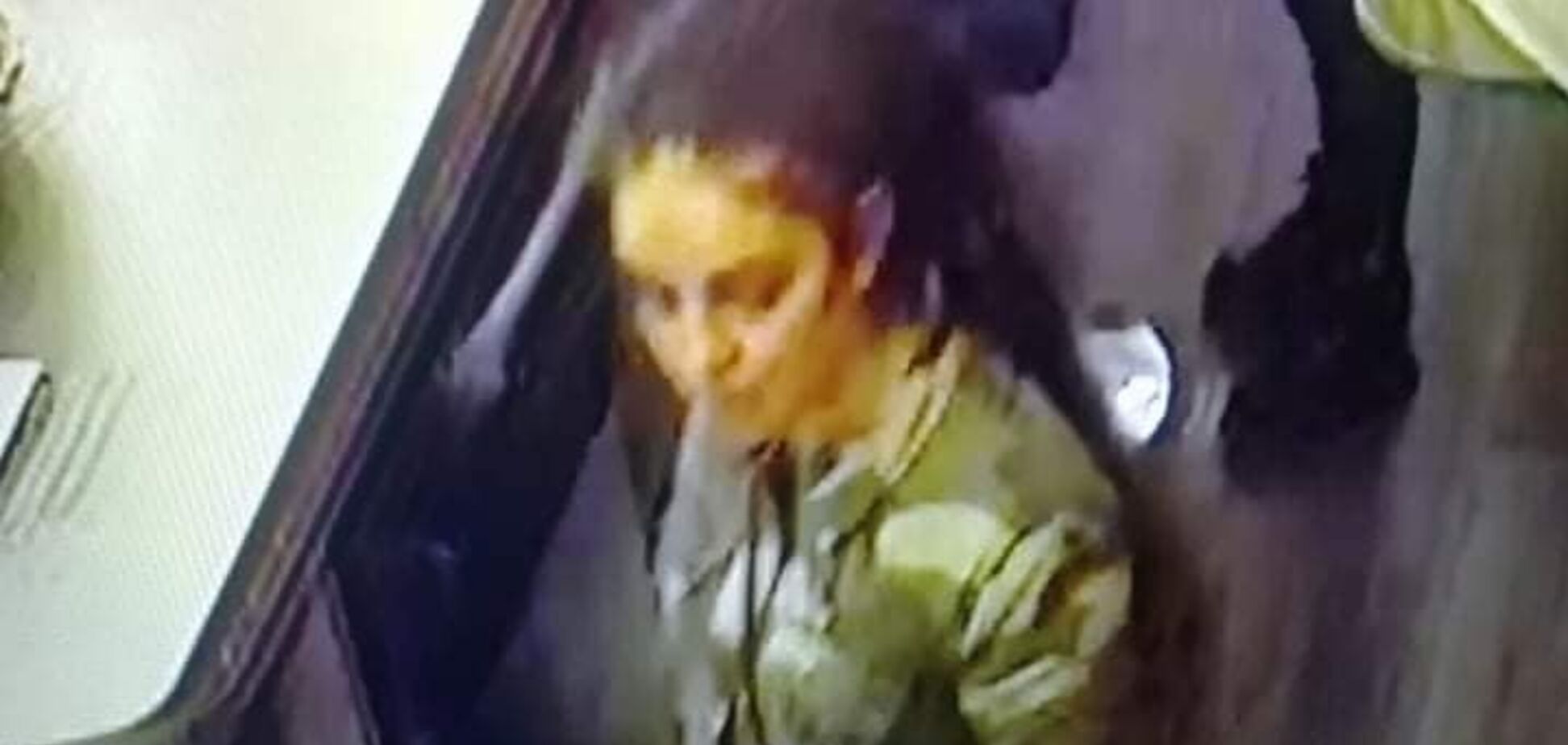 Вкрала 8 тисяч гривень: у Одесі спритна шахрайка потрапила на камери