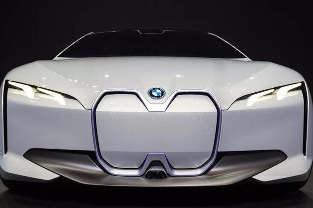 BMW раскрыла информацию о первом электрическом купе: дата выхода и характеристики