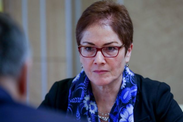 Импичмент Трампа: Йованович под присягой заявила о давлении