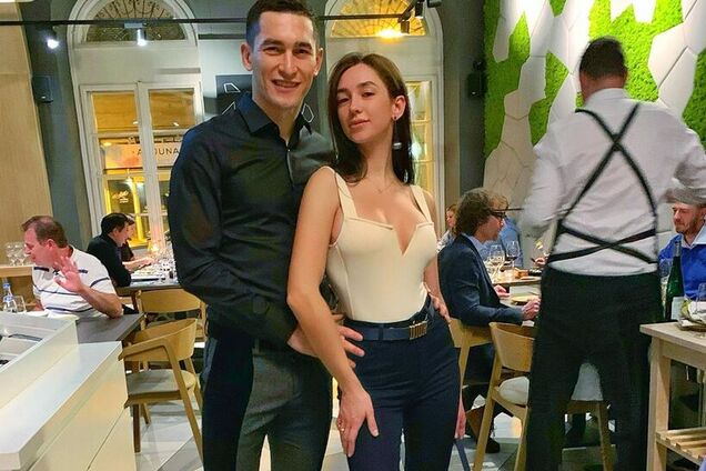 Степаненко показав, як розважається з дружиною замість матчу з Сербією