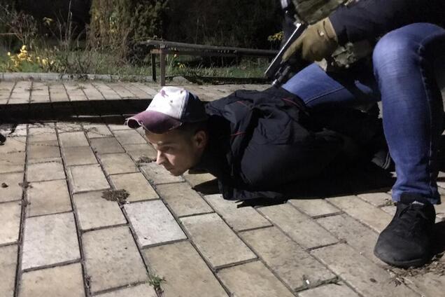 'Кришували' торгівлю наркотиками: СБУ затримала краматорських копів. Фото