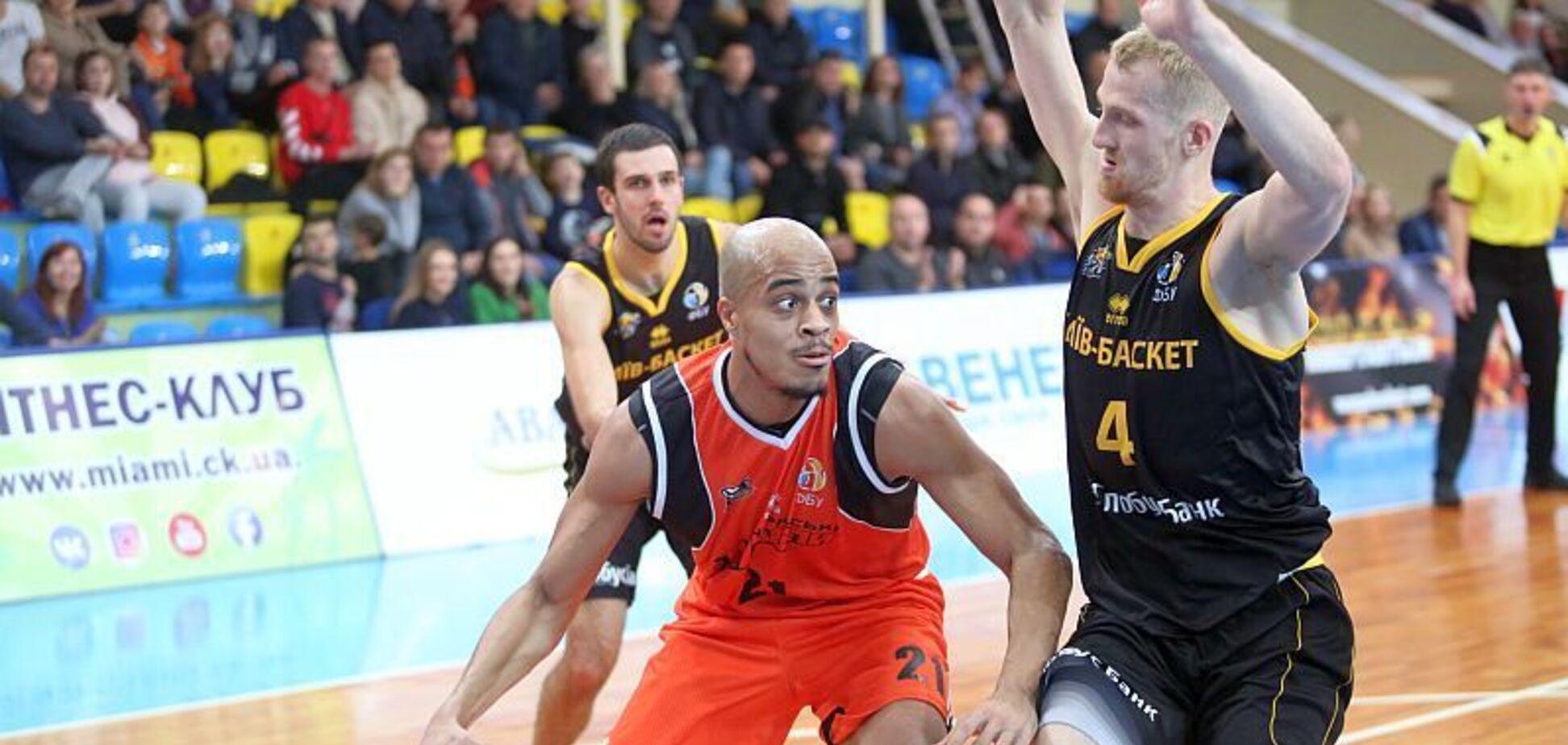 Відбулися перші матчі 1/8 фіналу Кубка України з баскетболу