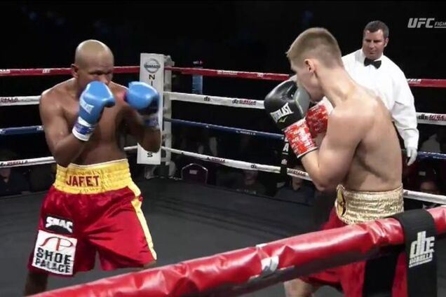 Знаменитый украинский боксер победил мощным нокаутом в чемпионском бою