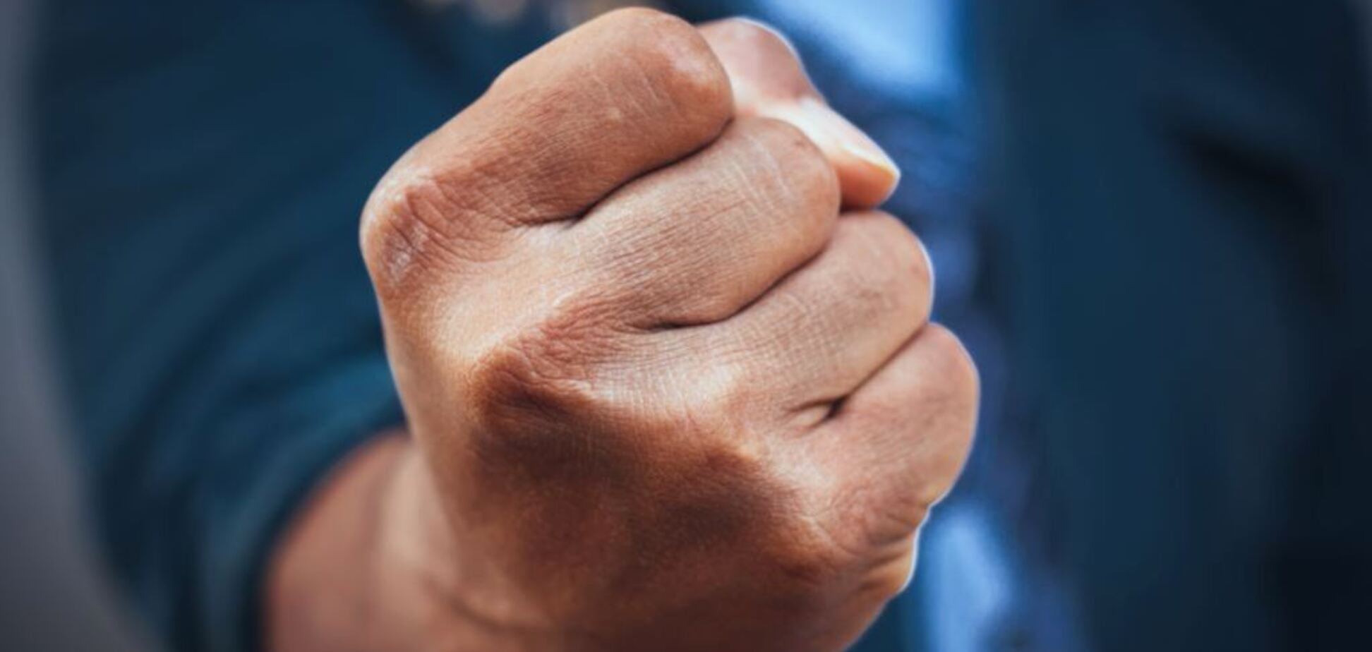 У Чернівцях жорстко побили хлопця в ресторані за українську мову