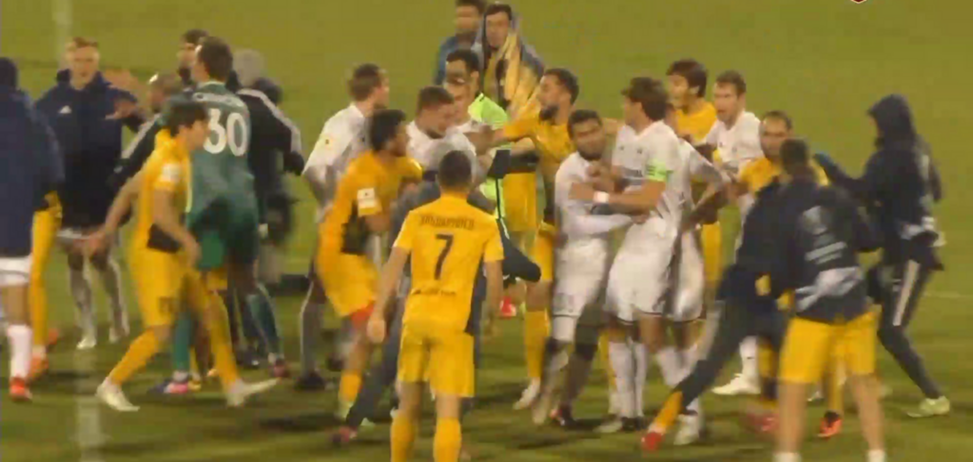 Дагестанські футболісти спровокували грандіозну бійку в чемпіонаті Росії