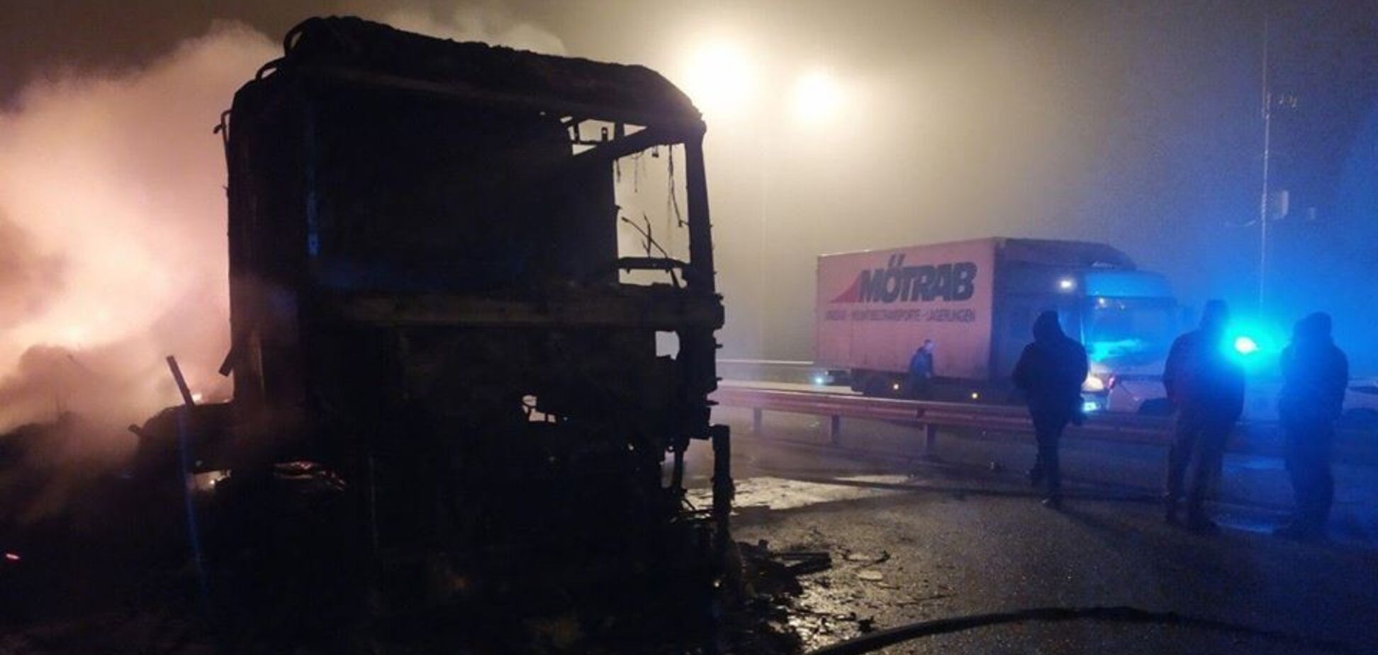 На Київщині через пожежу вантажівки постраждали ще чотири авто