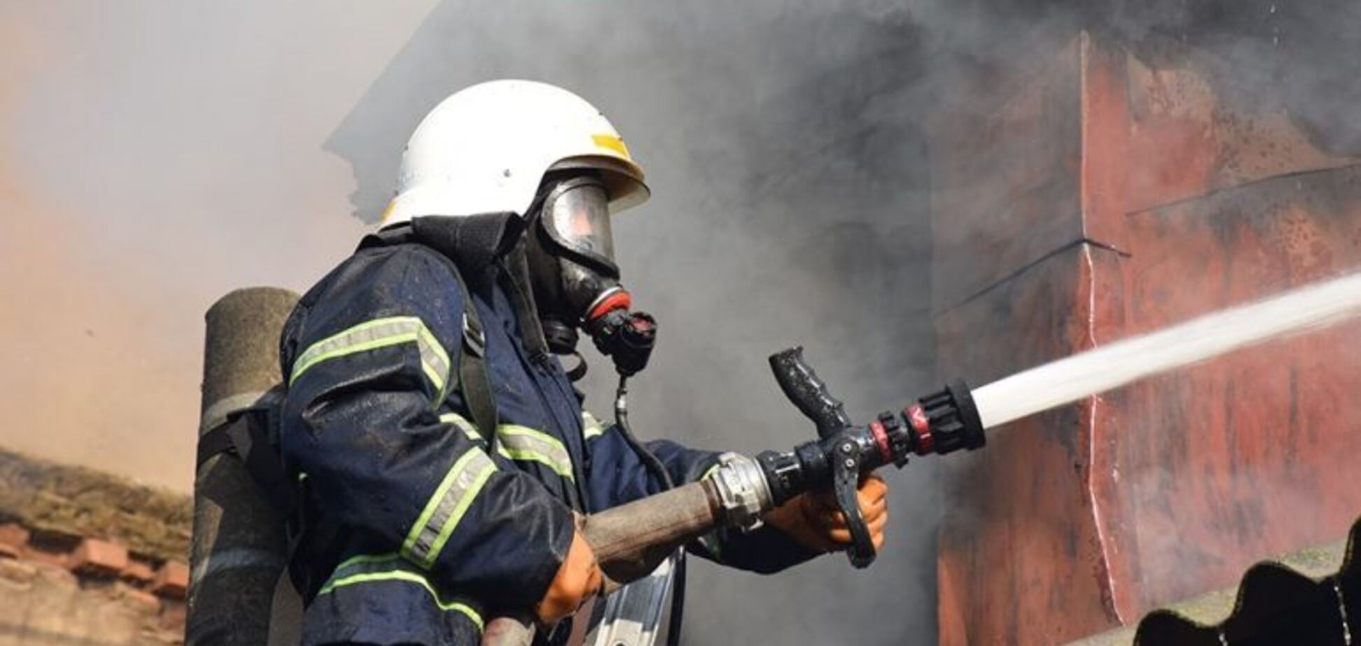 З будинку евакуюють: у Москві прогримів потужний вибух. Фото й відео