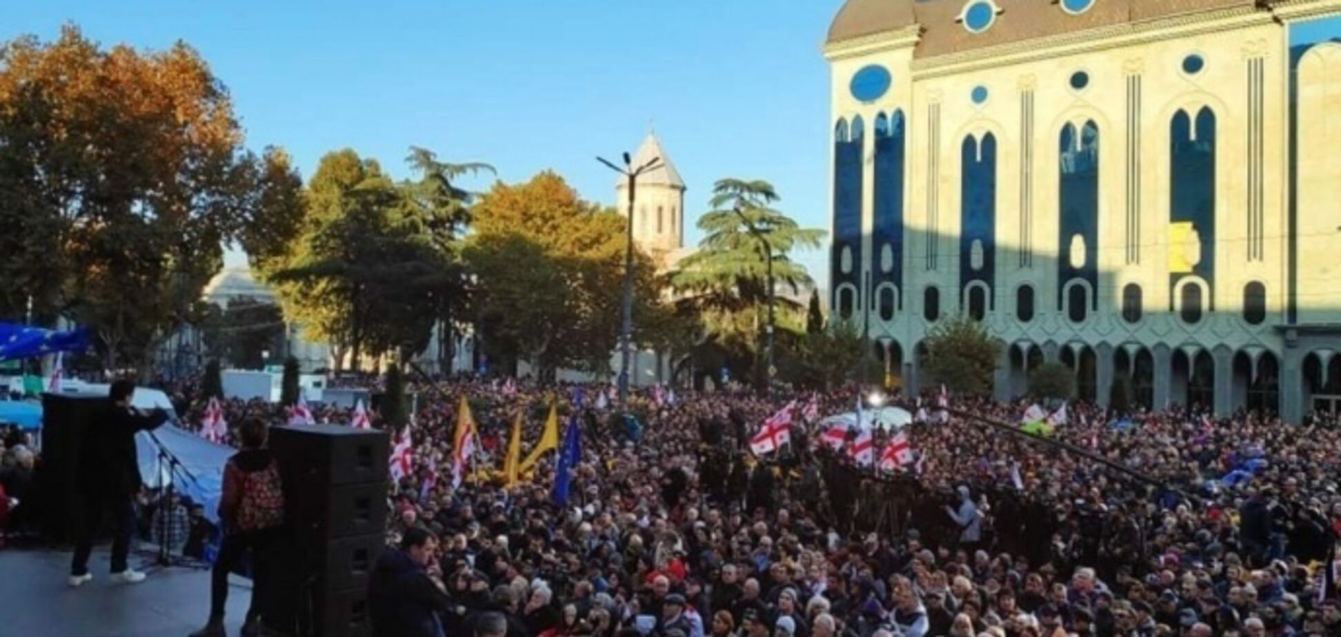 Массовые протесты в Грузии: полиция разогнала активистов водометами. Видео