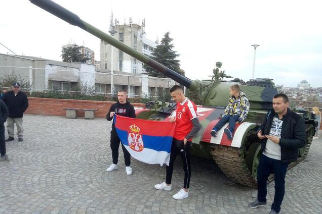 Танк, Косово, 'русскій мір': репортаж із вирішального матчу України в Сербії