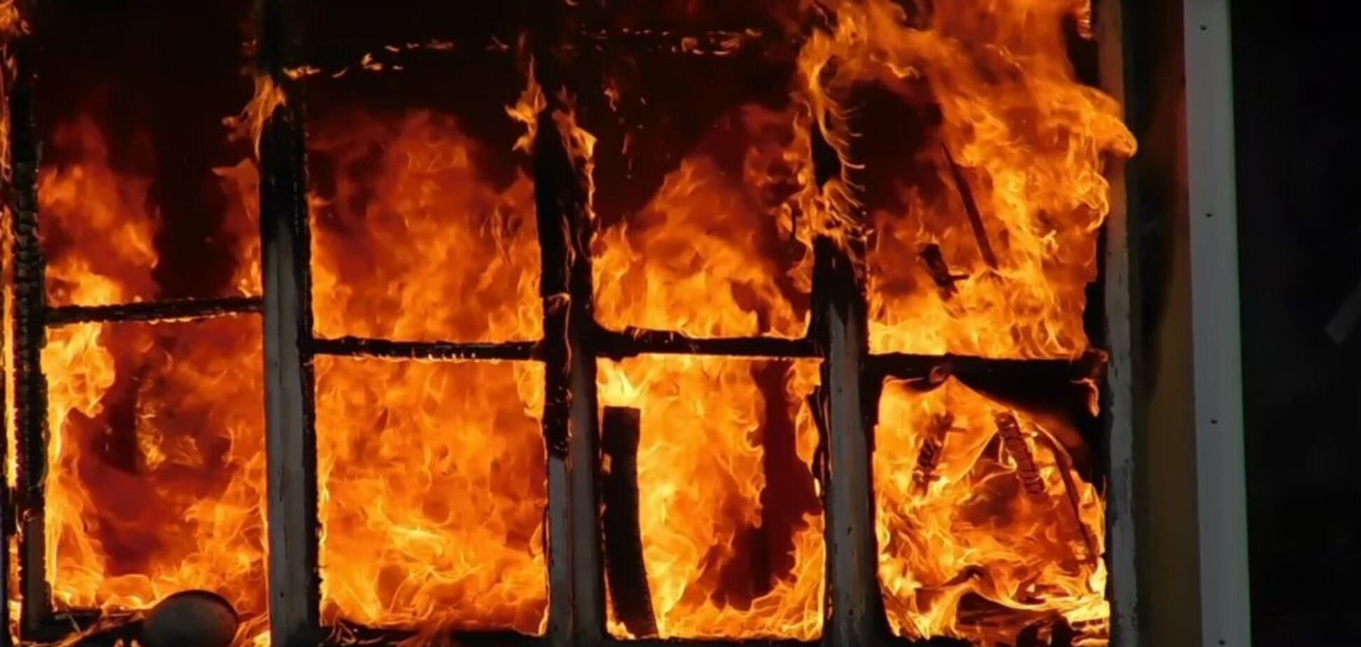 На Черкащині заживо згоріли дві дитини, третя – в реанімації. Фото