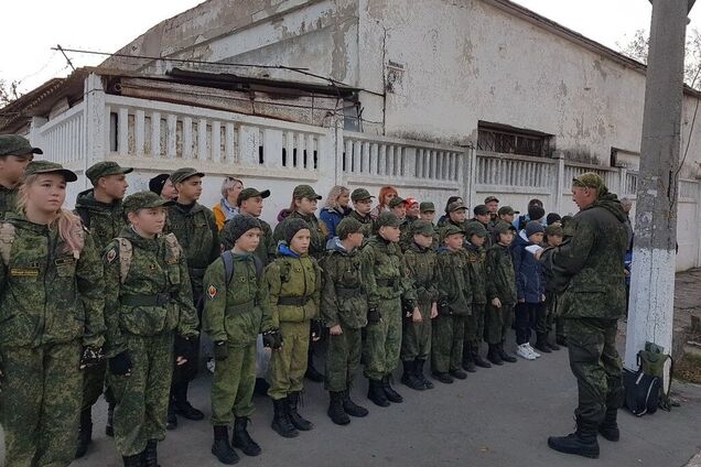 Новости Крымнаша. Бегут, сверкая пятками…