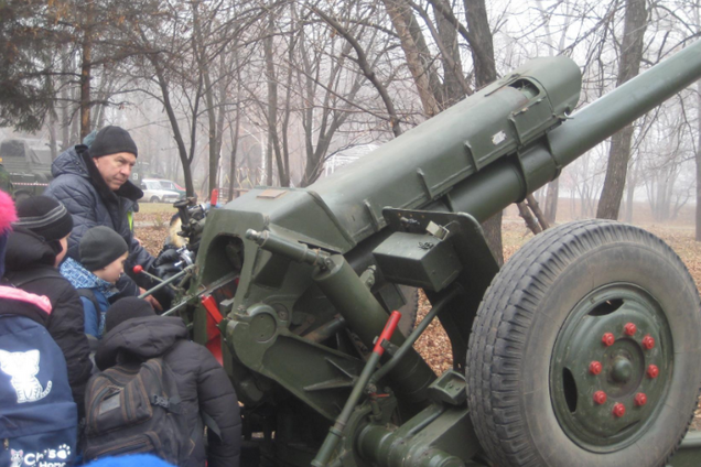 На Луганщине отмечали День артиллериста