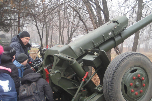 'Мінські? Ні, не чули!' До 'ЛНР' стягнули артилерію: фотофакт