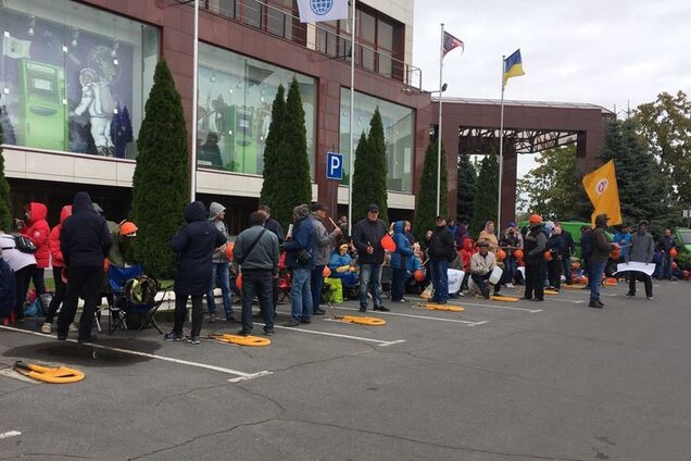 Скандали з платними парковками в Дніпрі: з'явилися нові подробиці
