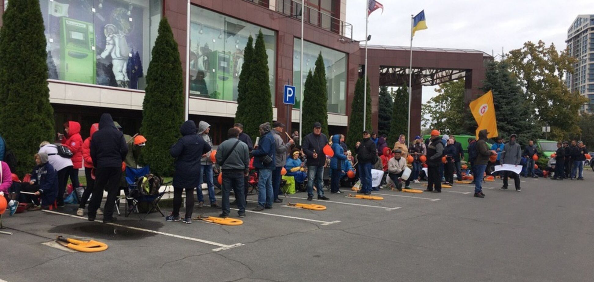 Скандали з платними парковками в Дніпрі: з'явилися нові подробиці