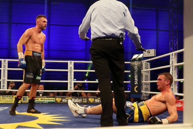 Чемпион мира нокаутом отправил соперника в больницу - опубликовано видео