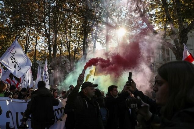 Блокада парламенту в Грузії: з'явилися нові дані