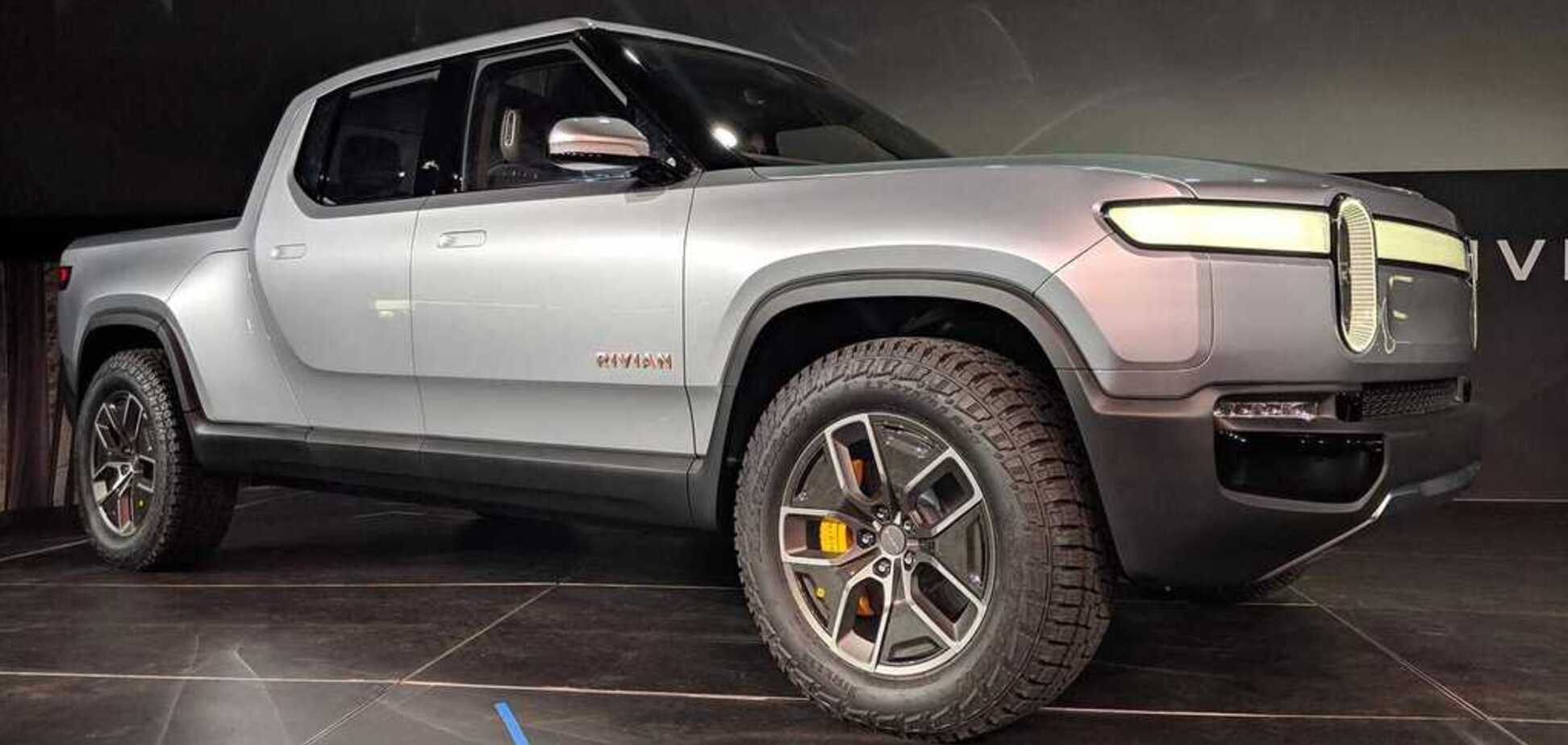 Електричний пікап Rivian R1T зробив заїзд через пустелю без підзарядки: фото й відео