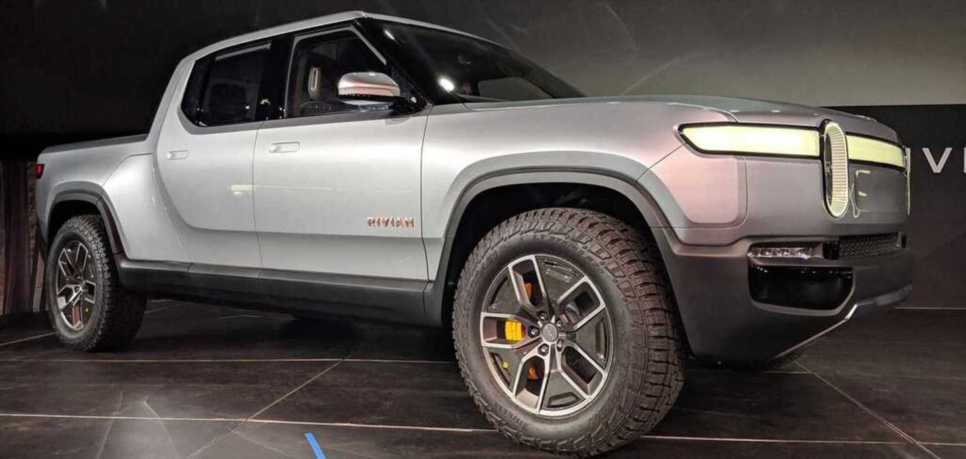 Электрический пикап Rivian R1T совершил заезд через пустыню без подзарядки: фото и видео