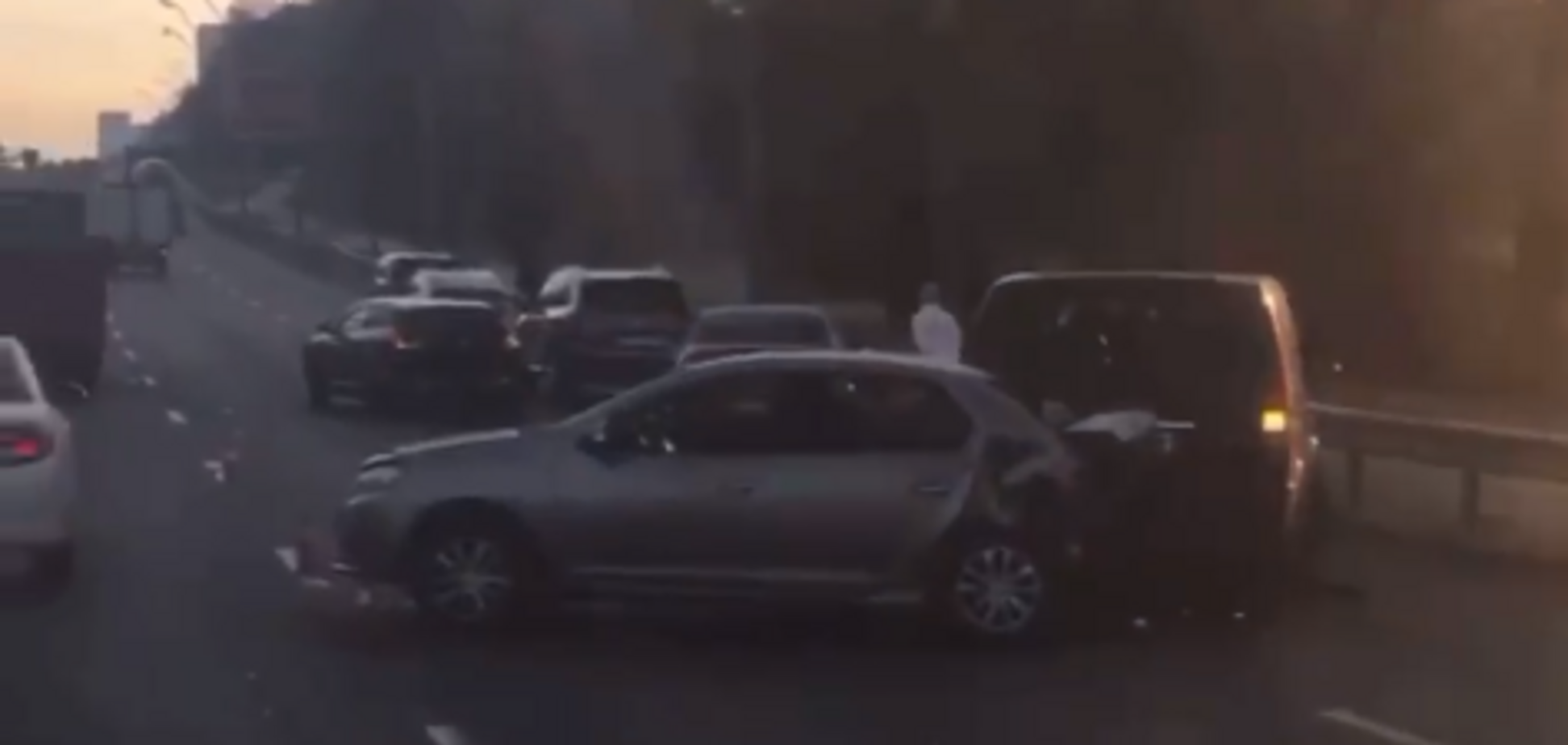 В Киеве произошло масштабное ДТП