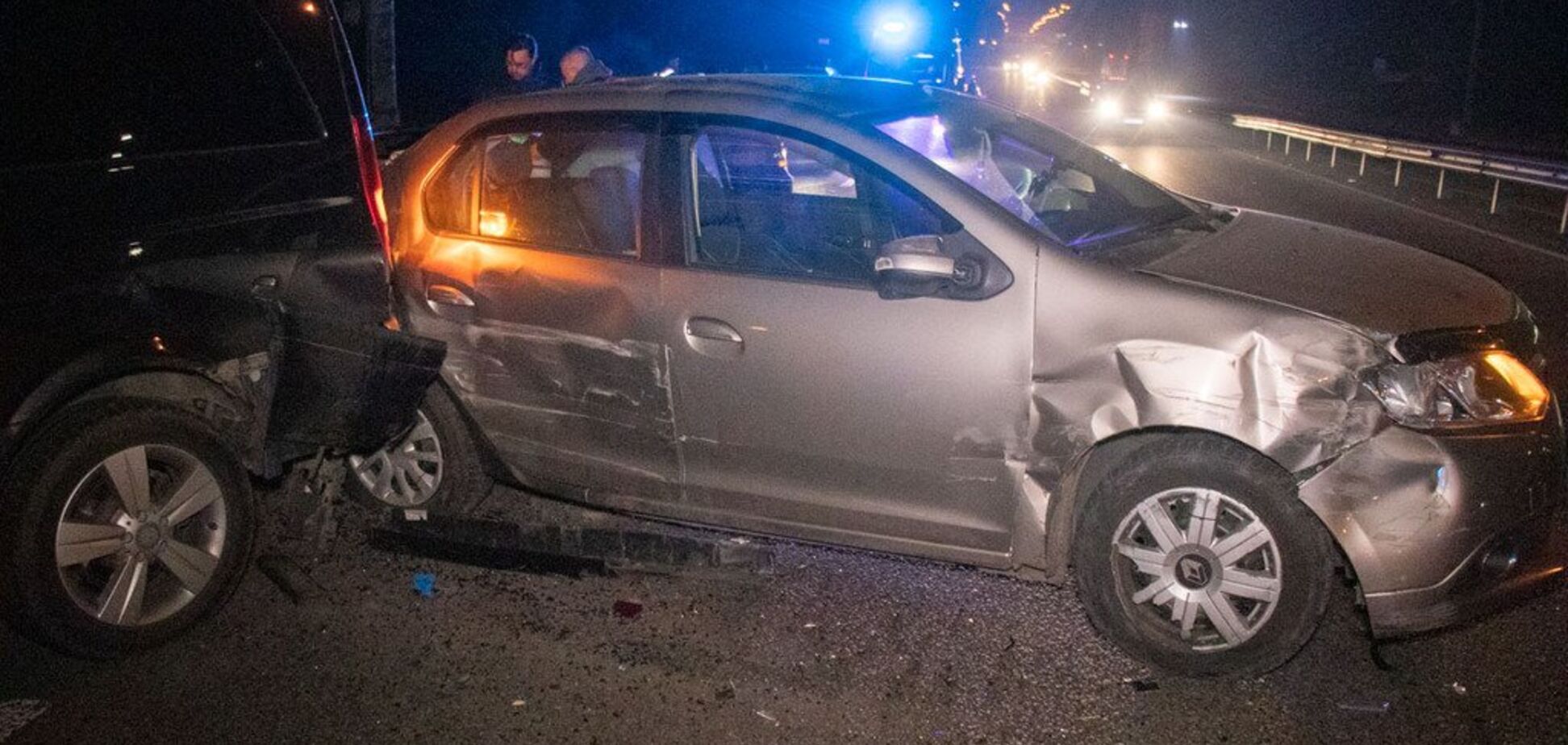 Водители 'бухие в хлам': появились детали и фото масштабного ДТП в Киеве