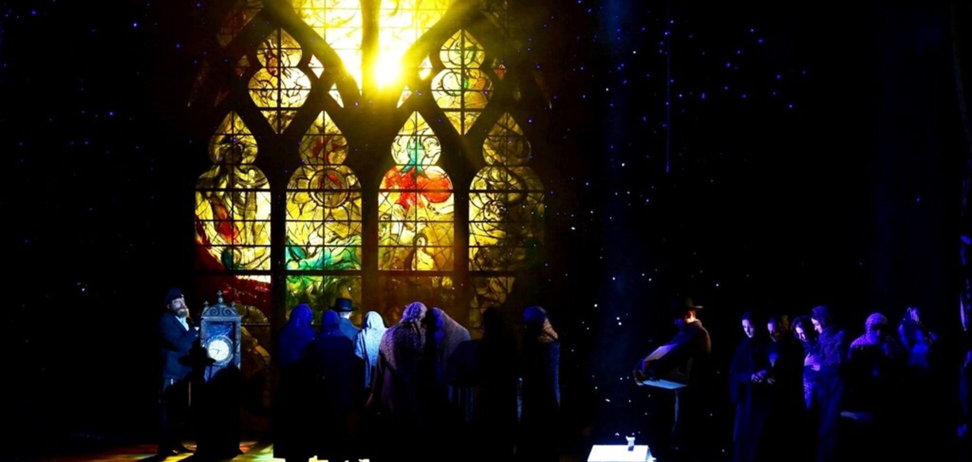 26 та 27 листопада –в рамках Фестивалю-премії 'GRA' - відбудеться всесвітньо відомий мюзикл 'Скрипаль на даху'