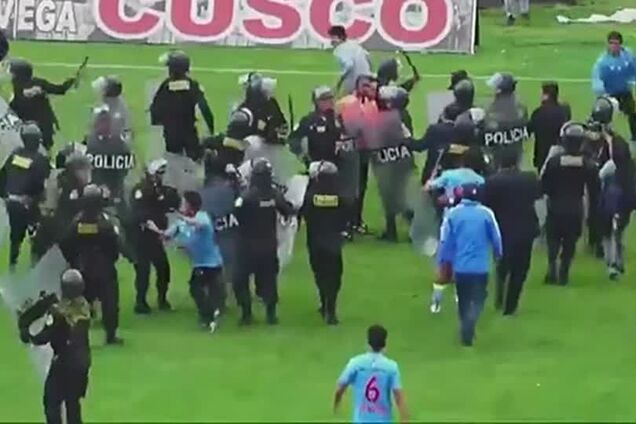 Полиция против болельщиков