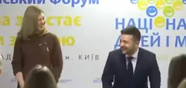 Зеленский станцевал перед школьниками: появилось видео