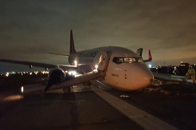 В аэропорту Одессы произошло новое ЧП с самолетом